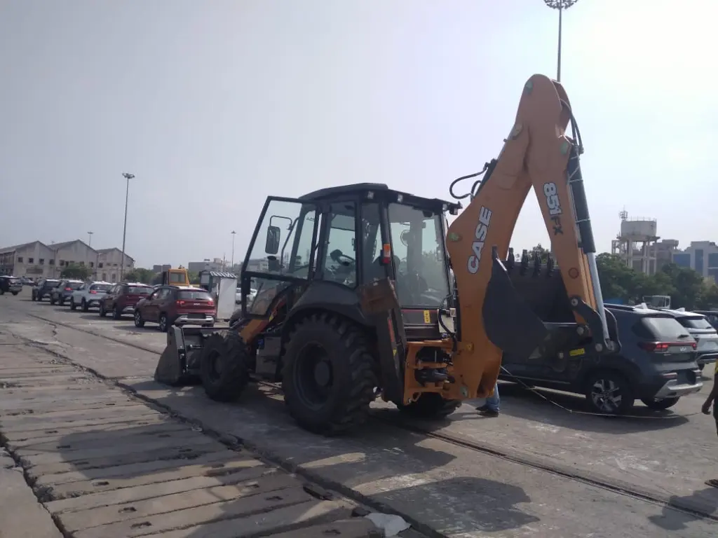 CASE 851FX