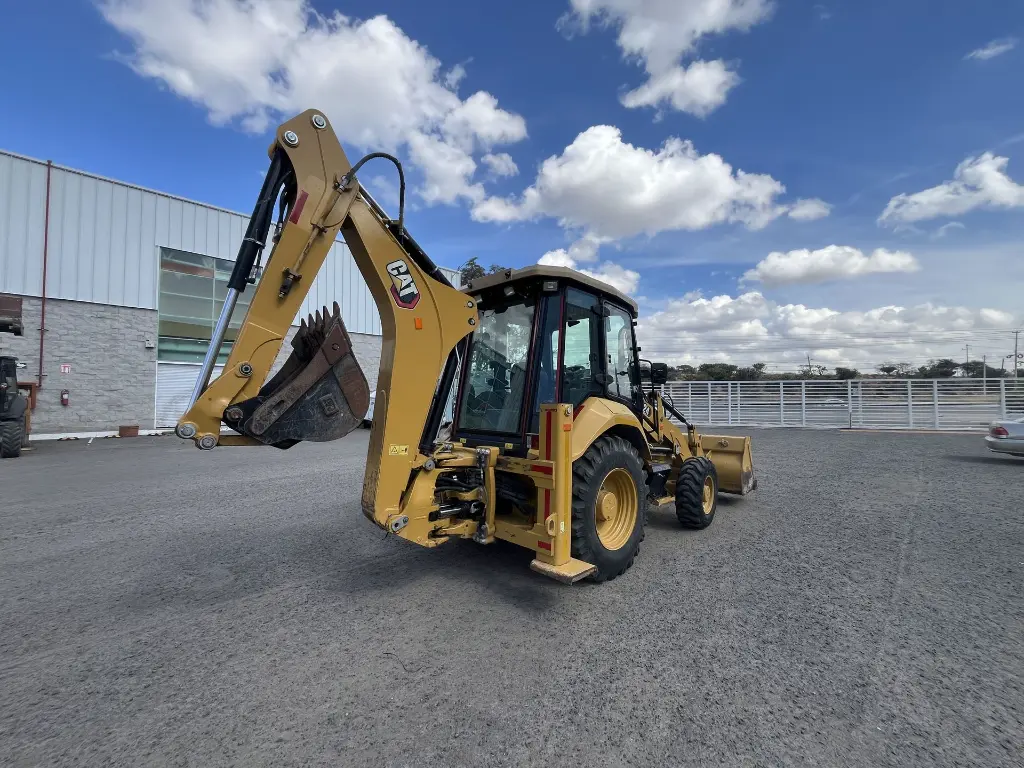 RETROEXCAVADORA CAT 424 4WD - 2022