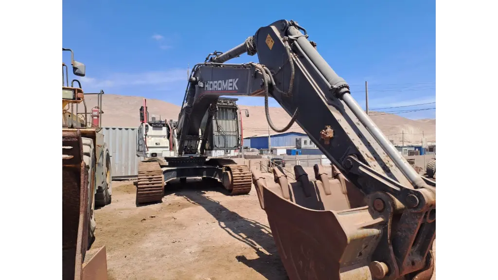 EXCAVADORA DE CADENA HMK 310LC - 2021