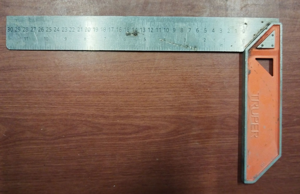 ESCUADRA 12" USADA/BUEN ESTADO TRUPER 14376