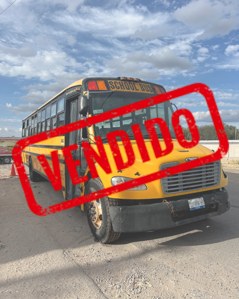VENDIDO - Autobus escolar Freightliner B2 2008
