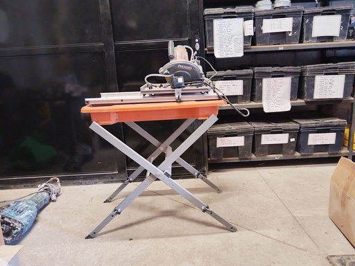 [HE_36] SIERRA ELÉCTRICA DE MESA PARA LOSAS RIGID USADO RIGID R40312